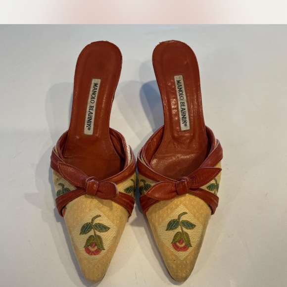 Manolo Blahnik Tan and Red Floral Mules - Picture 3 of 6